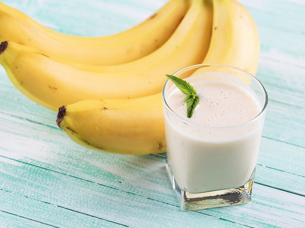 koktajl-bananowy-2465663-b896cfa