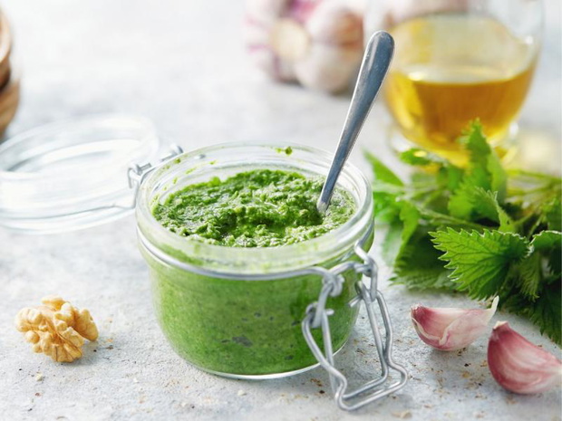 pesto-z-pokrzywy-2511339-4bcf664