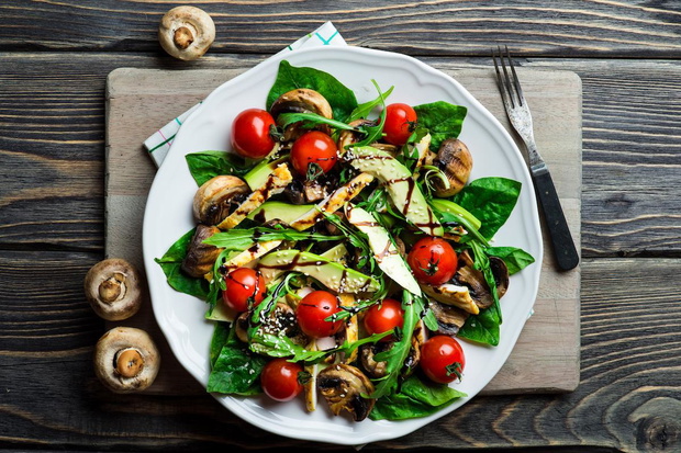 salatka-keto-z-awokado-2511668-3bbd1c1