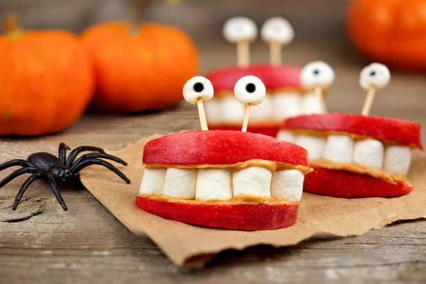 fit-przekaski-na-halloween-potworki-z-jablka-i-masla-orzechowego-2490278-bdd24bc