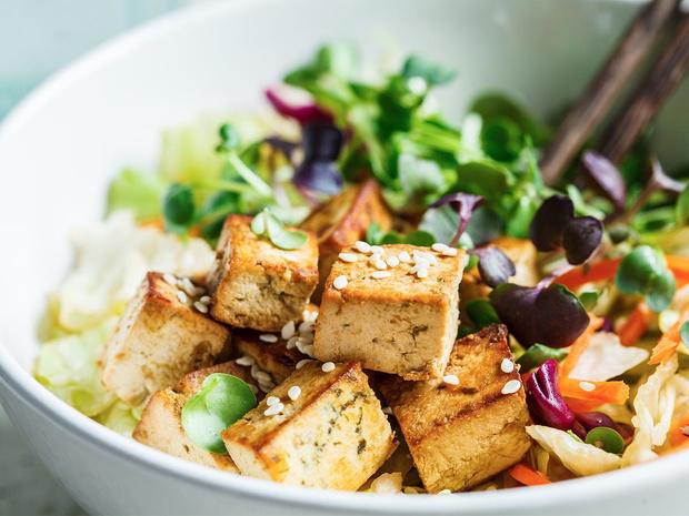 salatka-z-tofu-i-rukola-2467243-f7f4ec5