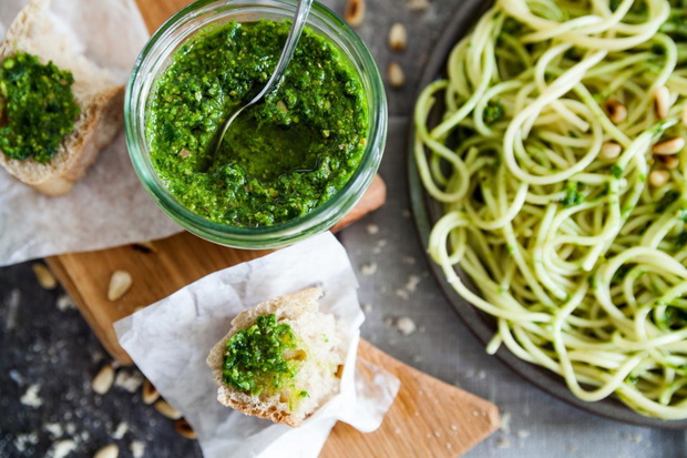 pesto-z-czosnaczku-pospolitego-2512218-ab6453f