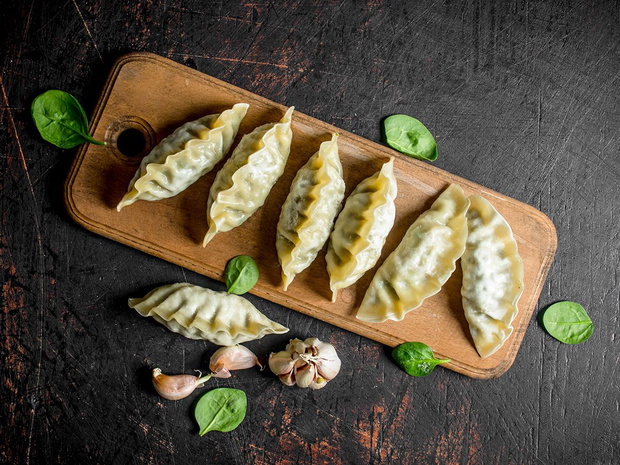 pierogi-z-tofu-i-szpinakiem-2468431-b683d2c