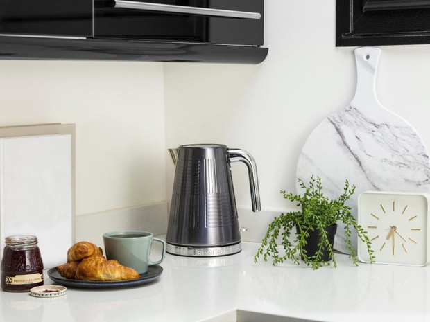 25240-70geo-steel-kettle-propped-wide395613-1-jpg-2513857-d41d19d