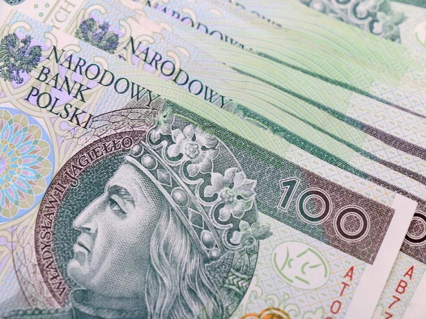 wyplata-z-bankomatu-2513814-575ec34