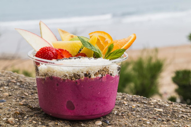 bogate-acai-bowl-2513629-98baba9