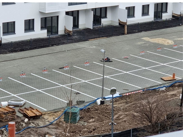 parking-na-osiedlu-lokum-vista-w-krakowie-facebook-ekohorror-2470075-131e860