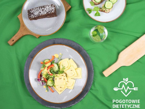 relacja-z-jedzeniem-dieta-pudelkowa-pogotowie-dietetyczne-2494285-b4e27bd