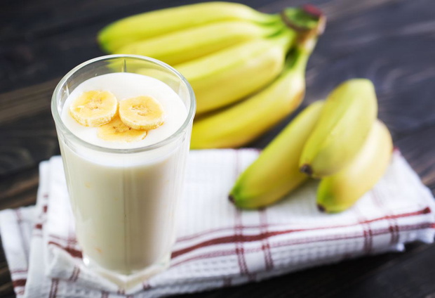 koktajl-bananowy-z-mleka-2494565-186c8aa