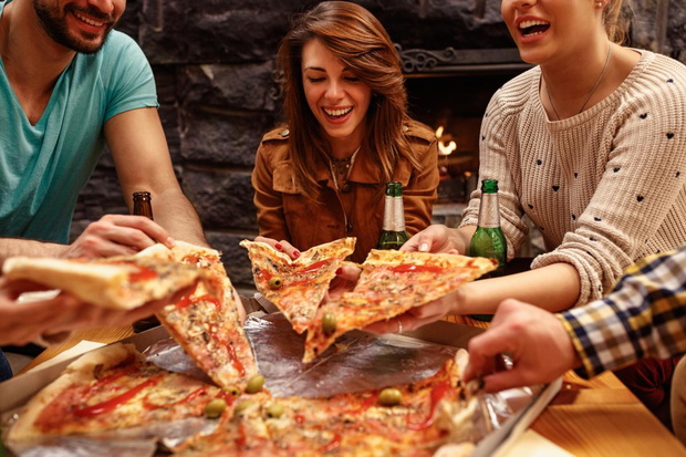 dzien-pizzy-w-domu-2494986-14c99c5
