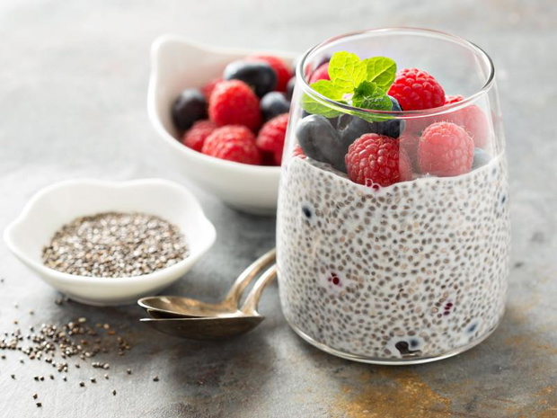 lekkostrawne-sniadanie-chia-pudding-2522927-c9cbc7c