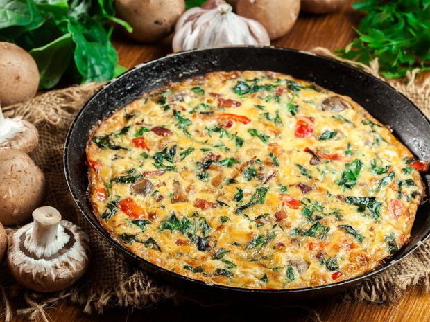 lekka-kolacja-na-cieplo-omlet-z-warzywami-2515954-4a5fd81