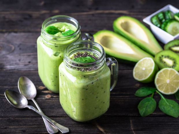 koktajl-z-awokado-i-kiwi-oraz-szpinaku-2495611-184504c