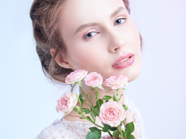 delikatny-makijaz-na-wesele-dla-panny-mlodej-2516344-4294129