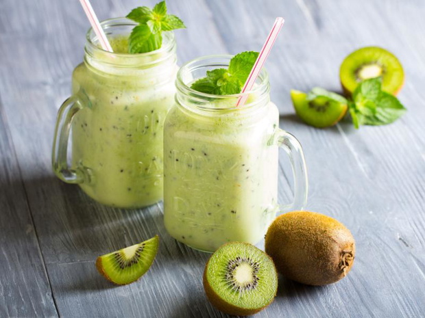koktajl-z-mango-kiwi-i-banana-2522172-6163a32