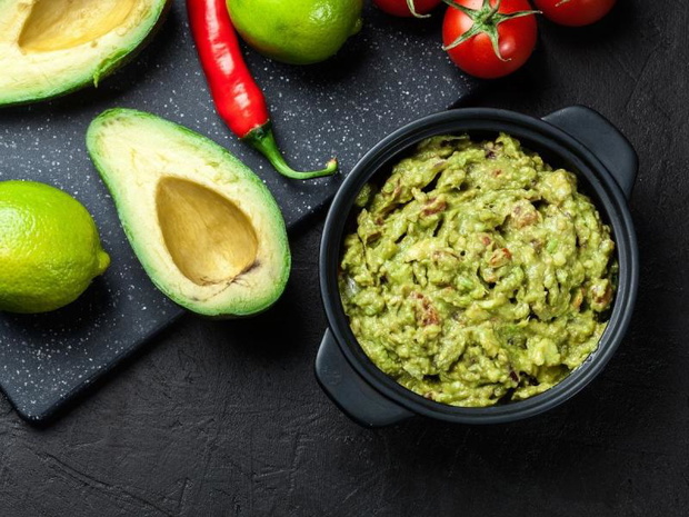 dieta-niskoweglowodanowa-guacamole-2473887-64f3222