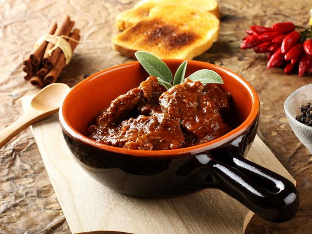 dieta-niskoweglowodanowa-przepis-na-gulasz-2473879-fb97538