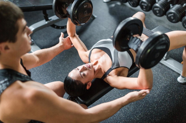 dumbbell-bench-press-2516793-19f9cb9