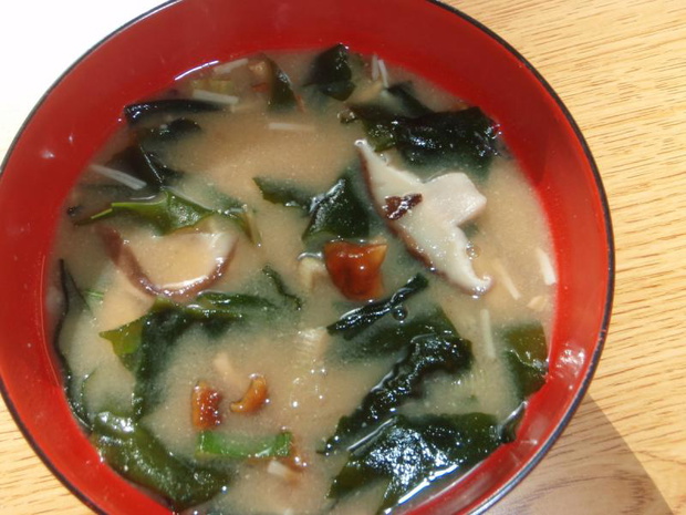 zupa-miso-z-maitake-2517526-9ad48c4