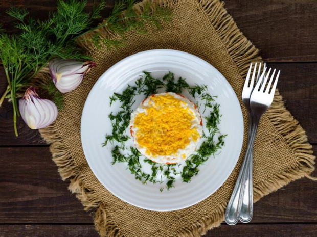 salatka-warstwowa-z-tunczykiem-keto-2518126-8b91585