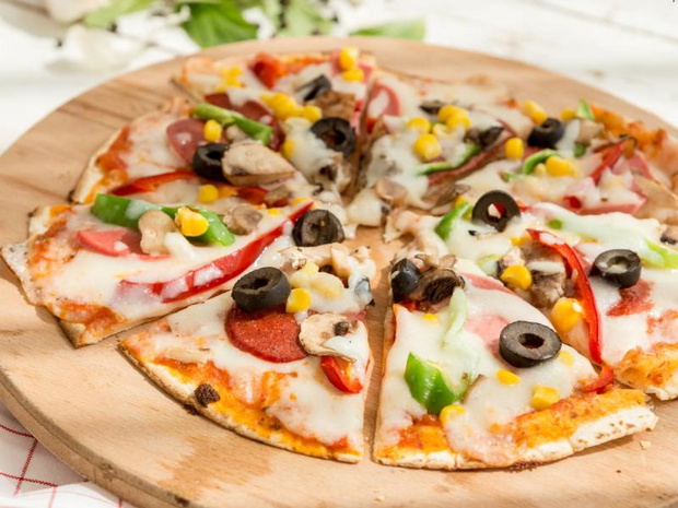 przekaski-na-sylwestra-z-tortilli-pizza-2478357-c15b7a3