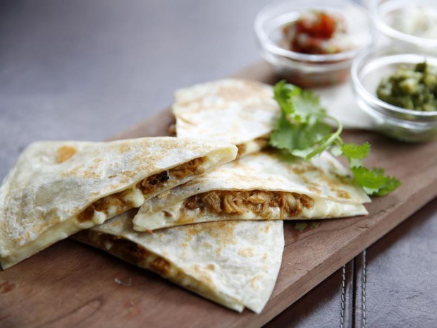 przekaski-na-sylwestra-z-tortilli-quesadillas-2478356-09a0e7b