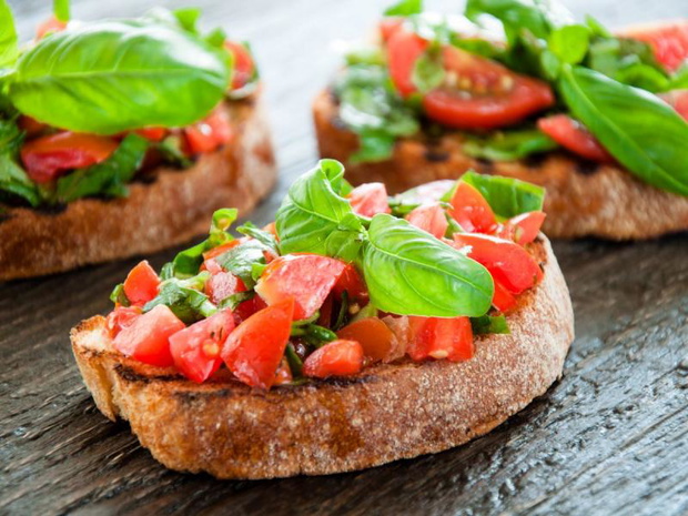 przekaska-na-walentynki-bruschetta-2478832-2394dc2