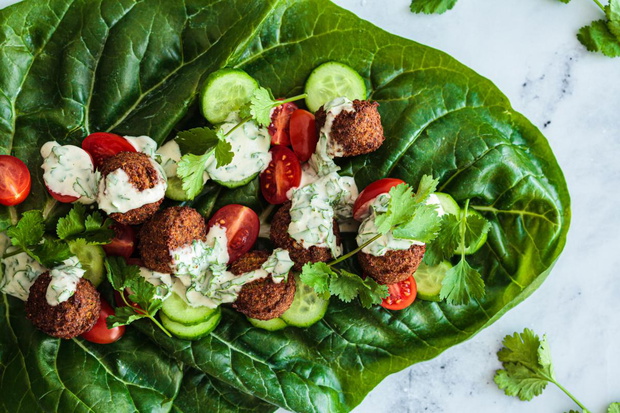 keto-wrapy-z-falafelem-2499937-82d6491
