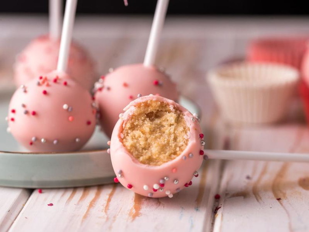 slodkie-przekaski-na-sylwestra-cake-pops-2521522-a5742ad