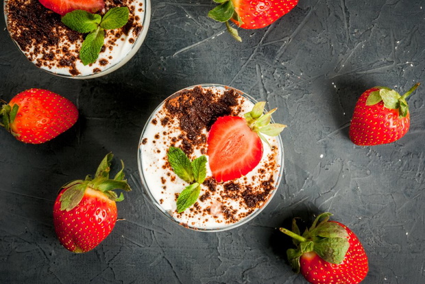 keto-tiramisu-truskawkowe-2500895-f14ecde