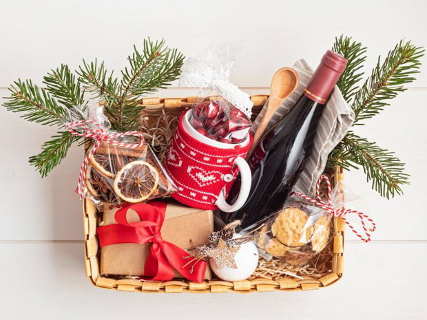 prezenty-last-minute-kosz-prezentowy-2521665-b6456ba