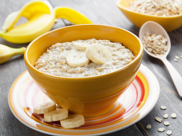 owsianka-na-wodzie-z-bananem-2522338-4797a9b