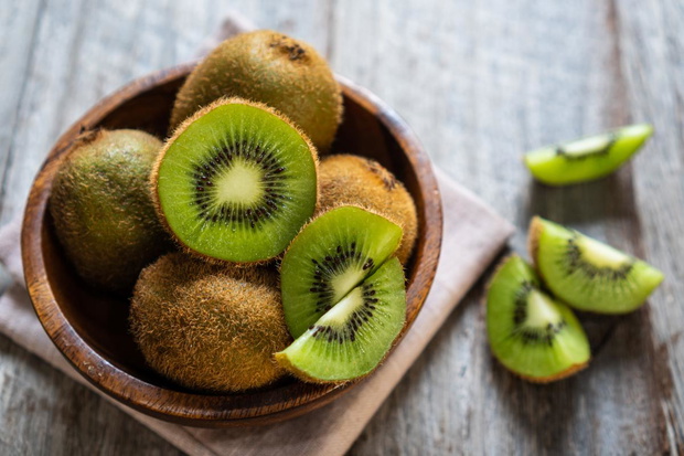kiwi-owoc-bogaty-w-witamine-c-2481072-3a66b43
