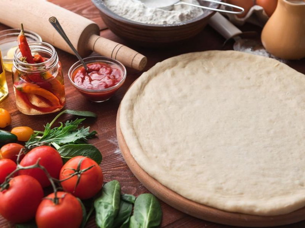 ciasto-na-pizze-2481568-b68d16d
