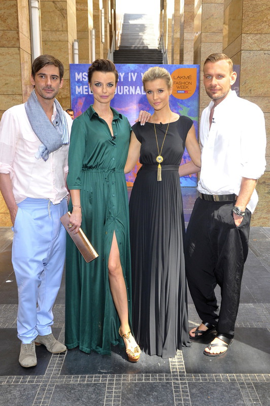Marcin Tyszka, Dawid Woliński, Katarzyna Sokołowska i Joanna Krupa na nagraniach Top Model 3 w Indiach