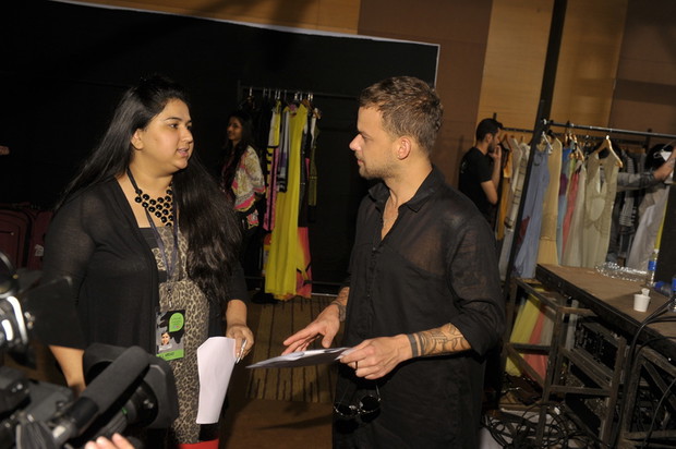 Michał Piróg na nagraniach Top Model 3 w Indiach
