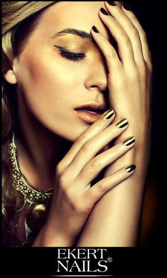 Marcelina Zawadzka w kampanii marki Ekert Nails
