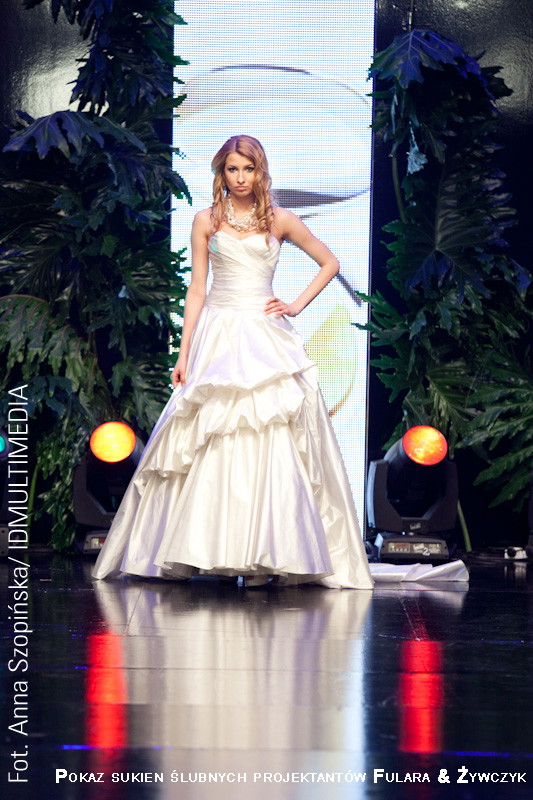 ecru suknia ślubna Fulara&Żywczyk - wiosna/lato 2011