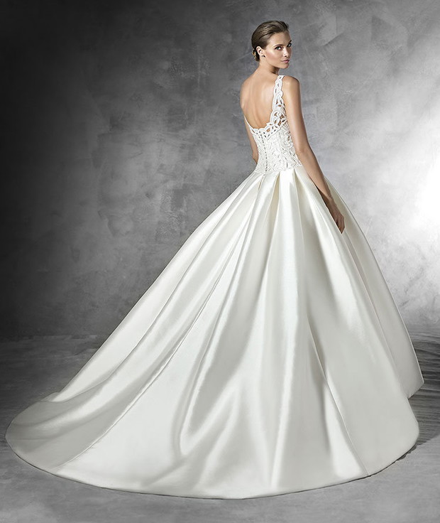 suknia ślubna Pronovias