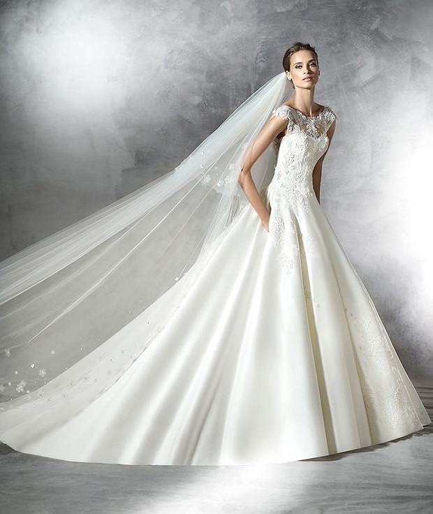 suknia ślubna Pronovias