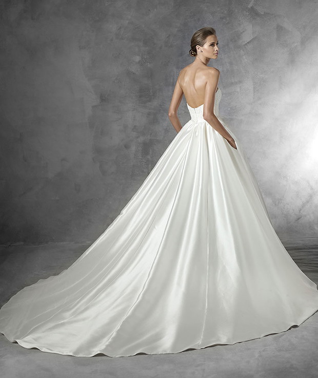 suknia ślubna Pronovias