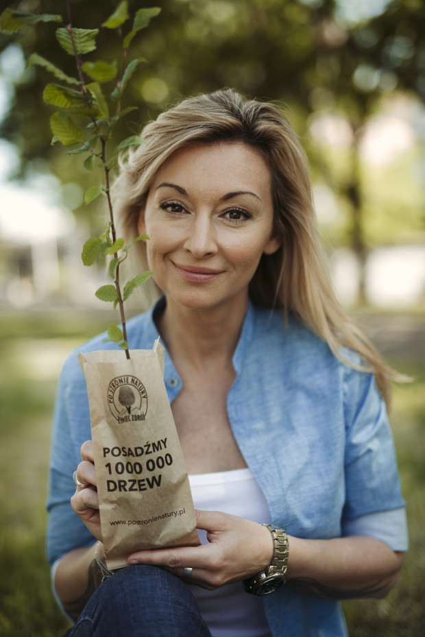 Martyna Wojciechowska sadzi drzewa
