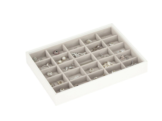 Pudełko na biżuterię 25-komorowe classic, Fabryka Form, cena ok. 103 zł