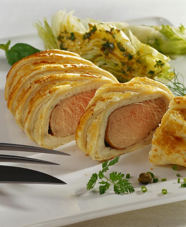 Peklowana szynka pieczona w cieście