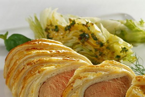 Peklowana szynka pieczona w cieście