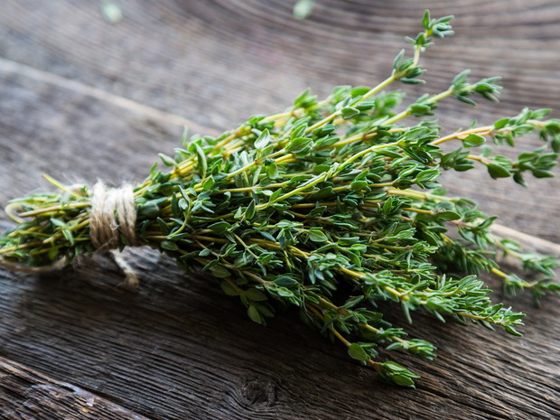 Inhalacja na katar z tymianku, oregano i majeranku