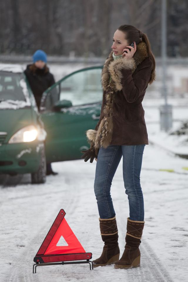 stłuczka, wypadek drogowy, policja, pomoc drogowa