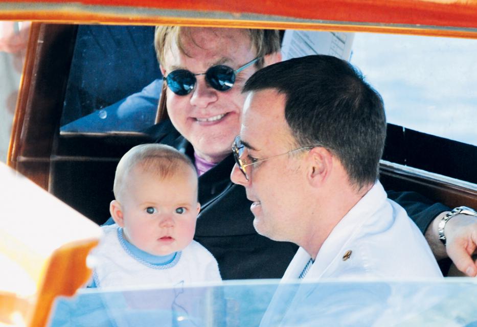 Elton John i David Furnish z synem
