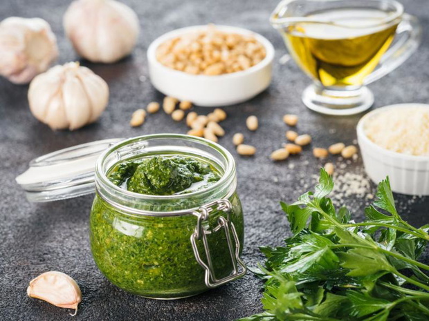 pietruszka-przepisy-pesto-z-pietruszki-2484970-3b9ec41
