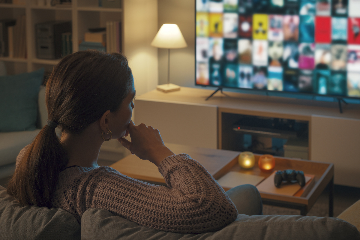 kobieta telewizor uzależnienie